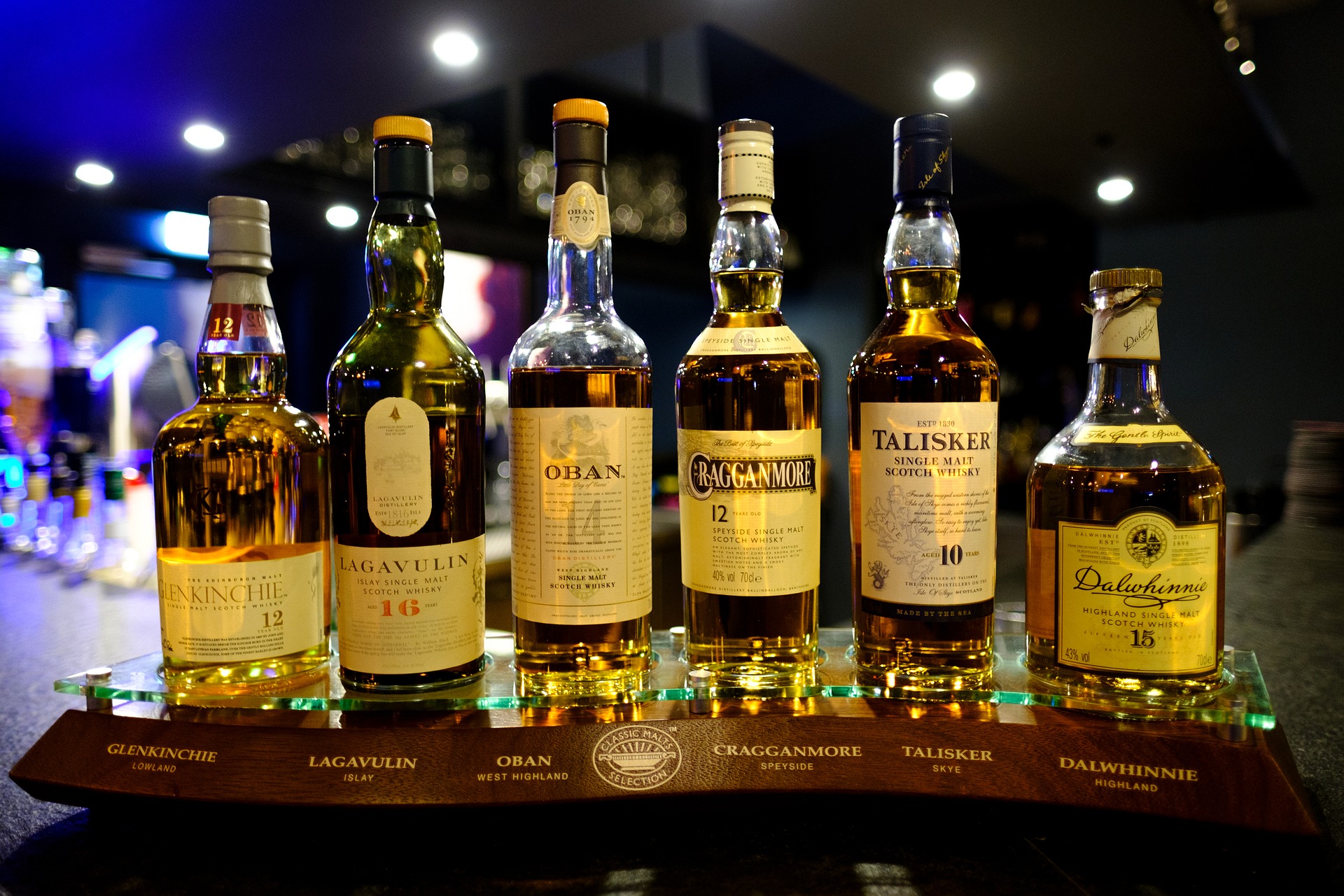 bottles-3762851_1920